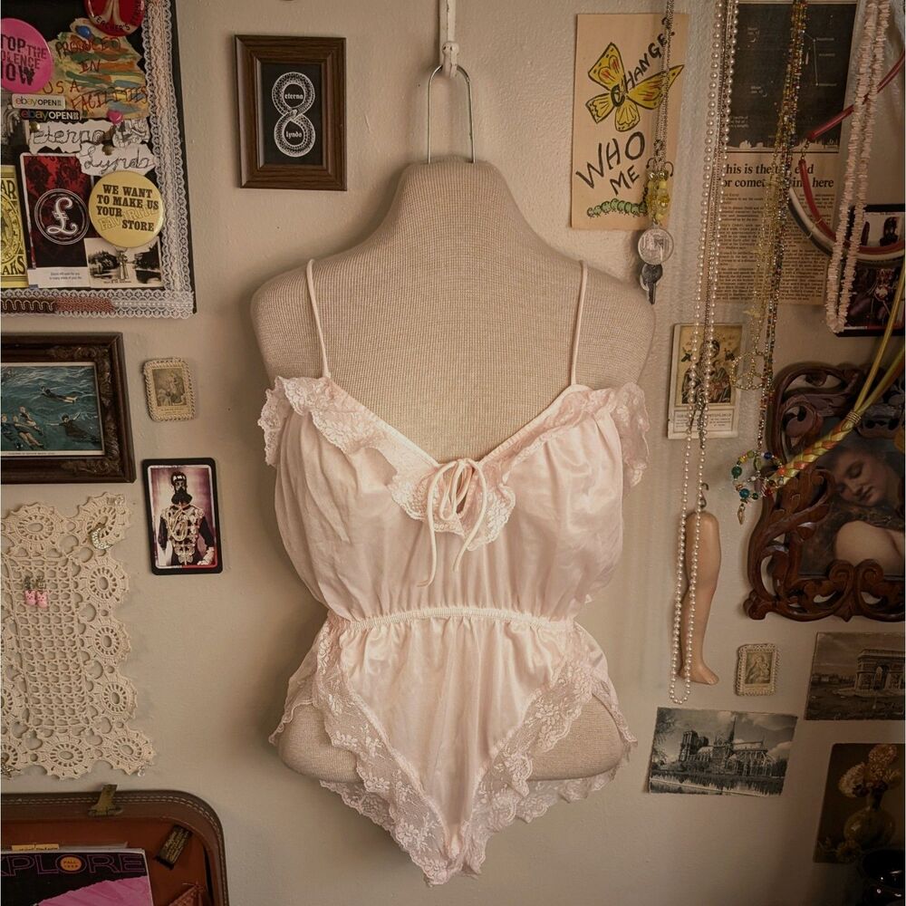 Vintage Lace Teddy Lingerie Romper Women's Small/Medium Pastel Pink